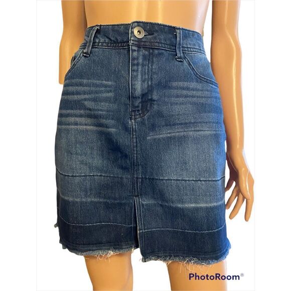 BACCINI Distressed Denim Raw Hem Skirt 10P - Picture 1 of 10
